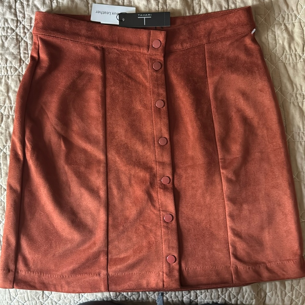 NWT Tahari Faux Suede Skirt size 12